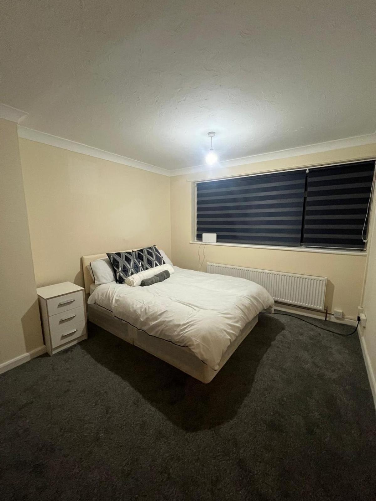 Barnfield Rooms Челмсфорд Екстериор снимка